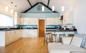 The Beach House - Fully Refurbed March 2024